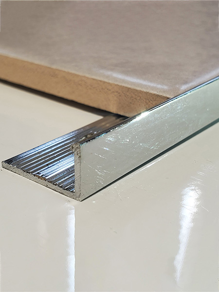 Г-образный профиль латунный(Серебро глянец)