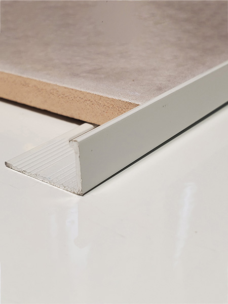 Алюминиевый Г-образный профиль 12мм