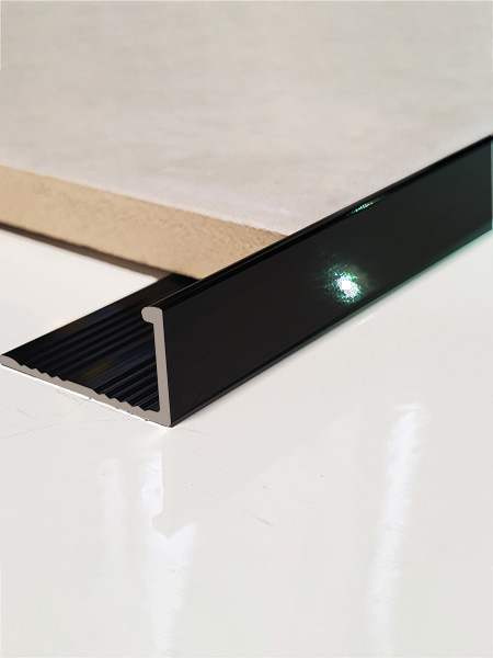 Алюминиевый Г-образный профиль 10мм